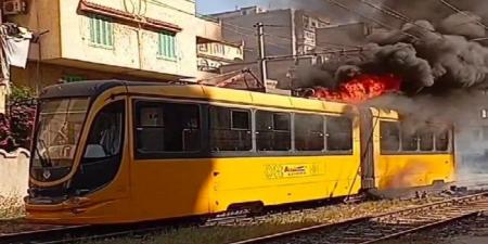 دون إصابات.. حريق يلتهم إحدى عربات الترام بسان ستيفانو بالإسكندرية - هرم مصر