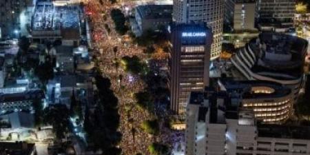 500 ألف متظاهر بتل أبيب يطالبون بإنهاء الحرب في غزة ويصفون حكومة نتنياهو بـ"الإرهابية" - هرم مصر