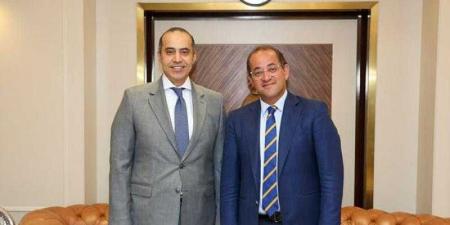 وزير الشئون النيابية والقانونية يلتقي وزير المالية ورئيس جهاز حماية المنافسة ومنع الممارسات الاحتكارية - هرم مصر