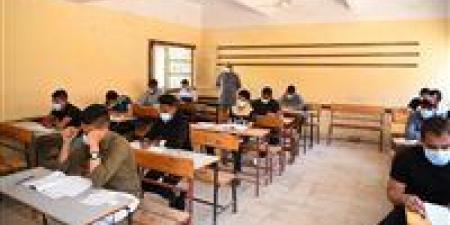 طلاب الثانوية العامة يؤدون امتحان اللغة الأجنبية الأولى بالدور الثاني للنظامين الحديث والقديم - هرم مصر
