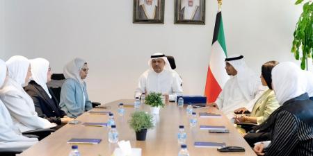 وزير الاتصالات يشيد بجهود القائمين على تطبيق «سهل» ويكرم المتطوعين - هرم مصر