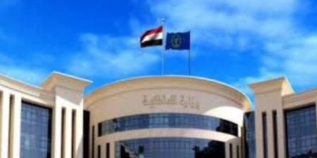 مشاجرة منذ عام.. مصدر أمني يكشف حقيقة تعدي فرد شرطة على الأهالي بأسوان - هرم مصر