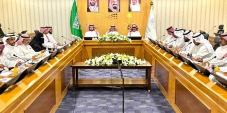 تعليم الطائف يعقد لقاءً افتراضياً مع مديري ومديرات المدارس بعنوان   نحو الانضباط والتميز - هرم مصر