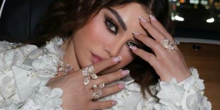 ألفاظ خارجة.. القصة الكاملة لأزمة هيفاء وهبي مع محللة لغة الجسد - هرم مصر