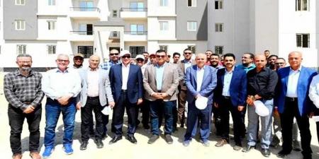 وزير الإسكان يتفقد المركز التكنولوجي لخدمة المواطنين بالعبور الجديدة ويتابع موقف مشروعي ”ديارنا” و”سكن لكل المصريين” - هرم مصر