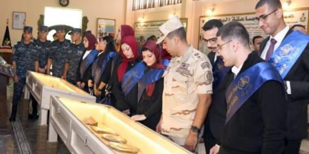 إعلاميون وطلبة الأكاديمية العسكرية في زيارة لوحدة خاصة بحرية - هرم مصر