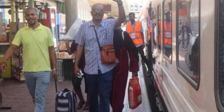 السكة الحديد: تسيير القطار السادس لتسهيل العودة الطوعية للأشقاء السودانيين - هرم مصر
