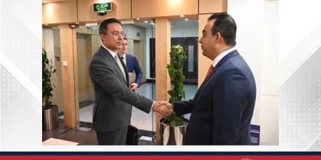 مسؤول من وزارة خارجية أوزبكستان يزور غرفة البحرين لتسوية المنازعات - هرم مصر