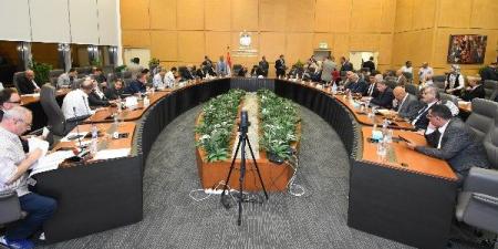 لبحث المطالب.. وزير الإسكان يعقد اجتماعه الدوري مع أعضاء النواب والشيوخ - هرم مصر