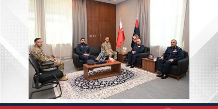 رئيس الأمن العام يستقبل الملحق العسكري بالسفارة الأمريكية لدى مملكة البحرين - هرم مصر