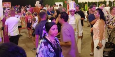 بعروض فنية عالمية.. «مهرجان الشارع» يجذب السيّاح بفنادق الغردقة ويُعزّز رسائل الأمان بالبحر الأحمر - هرم مصر