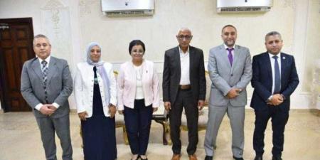 محافظ شمال سيناء يستقبل نائب وزير الصحة لتعزيز تنفيذ الخطة العاجلة للسكان والتنمية - هرم مصر