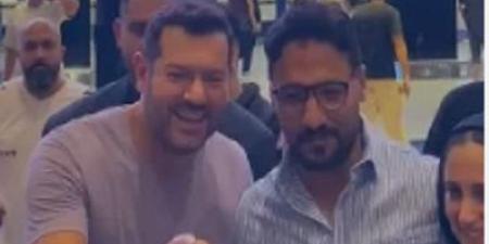 عمرو يوسف يحتفل بنجاح دوريش مع جمهوره فى السينمات - هرم مصر