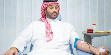 ولي العهد يتبرع بالدم في بادرة كريمة.. ويُطلق الحملة الوطنية السنوية للتبرع بالدم - هرم مصر