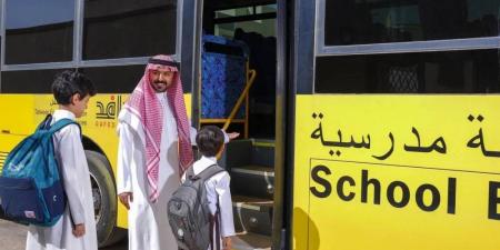 النقل: يجب الالتزام باشتراطات السلامة في حافلات نقل الطلاب - هرم مصر