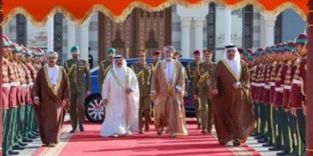 ملك البحرين يصل عمان في زيارة خاصة - هرم مصر