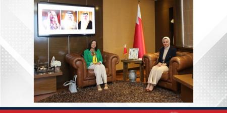 وزيرة شؤون الشباب تستقبل القائم بأعمال سفارة الجمهورية اللبنانية لدى مملكة البحرين - هرم مصر