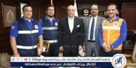 أعادا مبلغ 1,5 مليون جنيه..محافظ بني سويف مسعف وسائق بمرفق الإسعاف تقديرًا لأمانتهما - هرم مصر