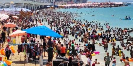 محافظة الإسكندرية: 3.2 مليون زائر بنسبة إشغال 100% بـ الشواطئ خلال صيف 2025 - هرم مصر