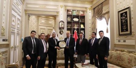 رئيس محكمة النقض يستقبل رئيس مجلس إدارة نادي قضاة كفر الشيخ للتهنئة بمنصبه الجديد - هرم مصر