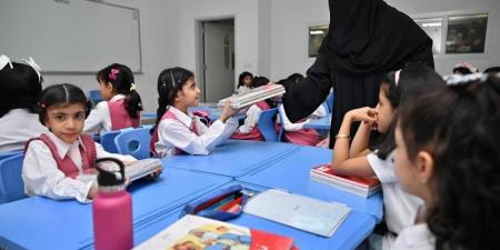 4 أوقات لمواعيد اصطفاف المدارس - هرم مصر