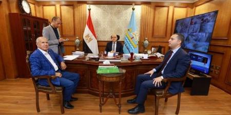 محافظ كفر الشيخ يبحث مع نواب البرلمان حلول مشكلات الدوائر واحتياجات المواطنين - هرم مصر