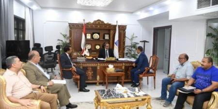 محافظ قنا يستقبل رئيس جهاز المدينة الجديدة لبحث سبل التعاون المشترك - هرم مصر