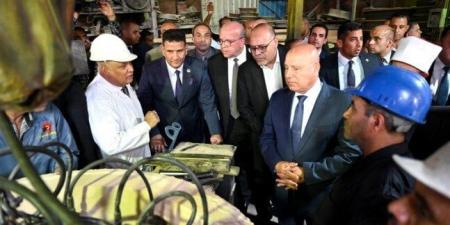 وزير الصناعة يتفقد شركة النصر للمسبوكات ويشارك في ندوة تثقيفية للعاملين - هرم مصر