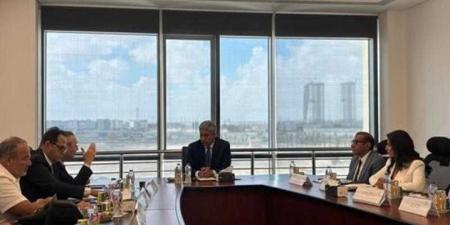 وزير السياحة يلتقي رئيس مجلس إدارة جمعية رجال أعمال الإسكندرية - هرم مصر