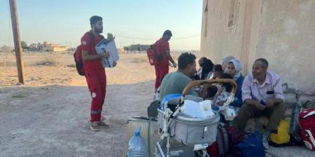 الهلال الأحمر  يقدم الإسعافات الأولية والدعم النفسي لمصابي حادث قطار مطروح - هرم مصر