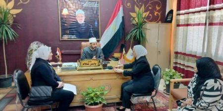 رئيس منطقة القاهرة الأزهرية يبحث تقليل الكثافات الطلابية مع مدير تعليم القاهرة - هرم مصر
