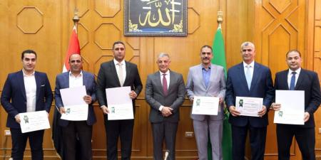 محافظ الاسماعيلية يكرم المشاركين في مهرجان المانجو..صور - هرم مصر