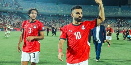 "فيلم عبر التلفاز".. صلاح يشارك متابعيه بصورة مع لاعبي منتخب مصر في الفندق - هرم مصر
