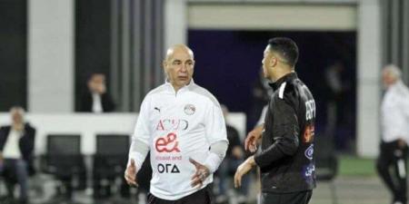كواليس جلسة حسام حسن مع مصطفى محمد خلال العودة من بوركينا فاسو - هرم مصر