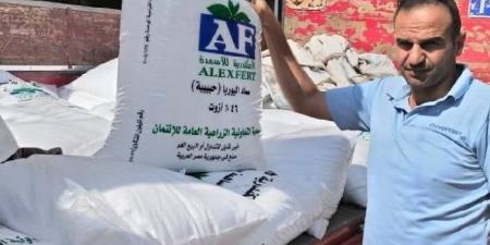 ضبط سيارتين محملتين بـ 3 أطنان أسمدة زراعية مُدعمة قبل تهريبها للسوق السوداء بالنوبارية - هرم مصر