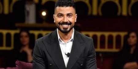 بإطلالة جريئة.. بدلة محمد أنور تثير الجدل - هرم مصر