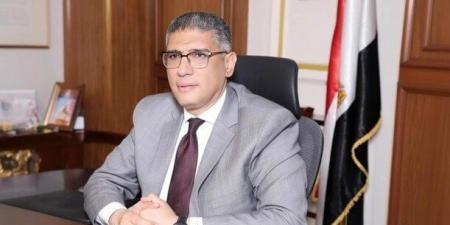محافظ الجيزة يترأس اجتماع اللجنة العليا للإعلانات لبحث تنظيم المنظومة وتعظيم الموارد - هرم مصر