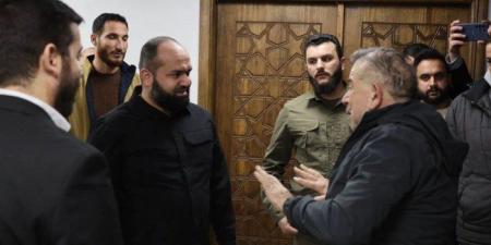 شاهد بالفيديو | لحظة تحرير منتج مسلسل "باب الحارة" الشهير من الاختطاف - جريدة هرم مصر