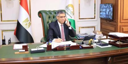 محافظ الجيزة يتواصل هاتفيًا مع طلاب «الإعدادية» بمستشفى 57357 ويطمئن على حالتهم الصحية - جريدة هرم مصر