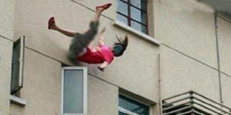 مأساة بطامية.. نهاية حزينة لطالبة بعد إلقاء نفسها من أعلى برج سكني بالفيوم - جريدة هرم مصر