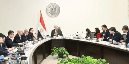 وزير التعليم العالي يبحث مع سفير فرنسا مستجدات مشروع حرم الجامعة الفرنسية بمصر - جريدة هرم مصر