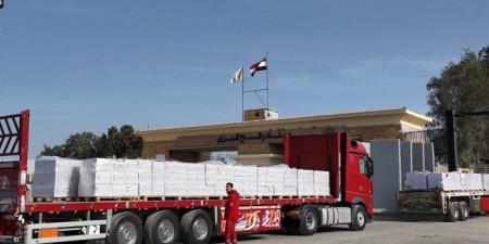 الهلال الأحمر المصري يُسيّر قافلة «زاد العزة» 123 مُحملة بمساعدات غذائية وطبية وشتوية إلى غزة - جريدة هرم مصر