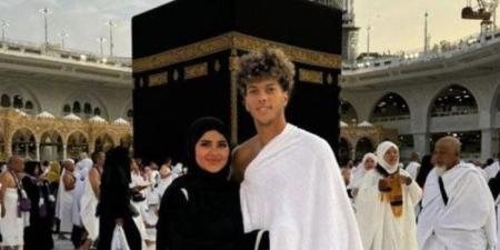 إمام عاشور يؤدي مناسك العمرة.. صورة - جريدة هرم مصر