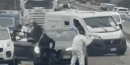 جحيم على الطريق السريع.. تفاصيل أخطر عملية سطو مسلح في تاريخ سالينتو الإيطالية - جريدة هرم مصر