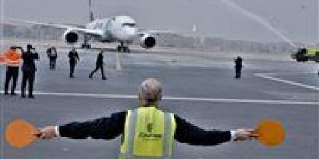 مطار القاهرة يستقبل الطائرة الأحدث لمصر للطيران لتعزيز كفاءة الوقود وتجربة السفر الفاخرة - جريدة هرم مصر