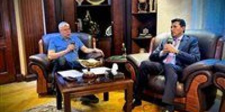 "خدم بلده باجتهاد".. احمد شوبير يوجه رسالة لـ أشرف صبحي بعد اقترابه من الرحيل عن منصبه - جريدة هرم مصر