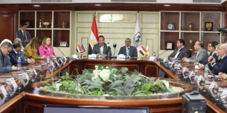 التطوير المؤسسي الرقمي والتأهيل لسوق العمل.. كواليس لقاء وزير الاتصالات ومحافظ بني سويف - جريدة هرم مصر