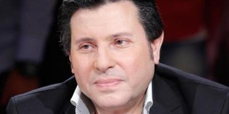مصطفى كامل يعلن وصول جثمان هانى شاكر إلى مطار القاهرة - جريدة هرم مصر