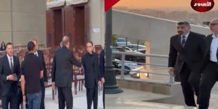 نجوم الفن والإعلام في عزاء هاني شاكر بمسجد أبو شقة بالشيخ زايد - جريدة هرم مصر