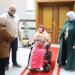 جبر الخواطر في القليوبية.. المحافظ يهدي سيدة كرسياً كهربائياً ويتكفل بأسرتها - جريدة هرم مصر